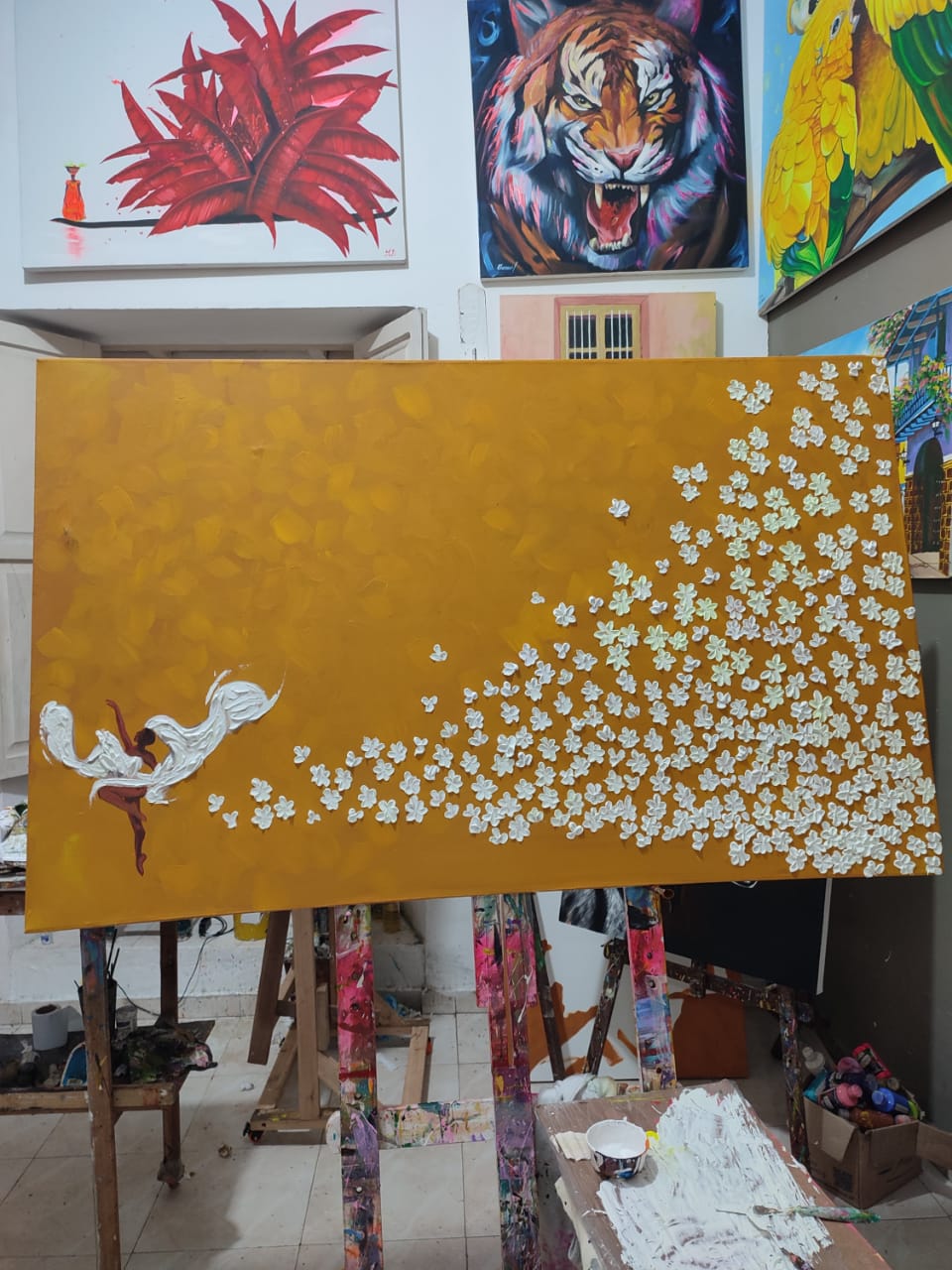 gold & white  Hurriacane